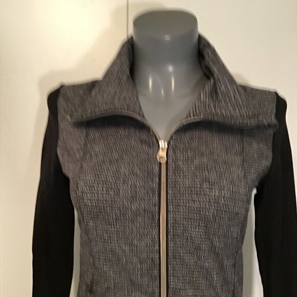 Lululemon Daily Yoga Jacket Reversible Slub Denim Polar Haze/Black Size 2 - Picture 2 of 14